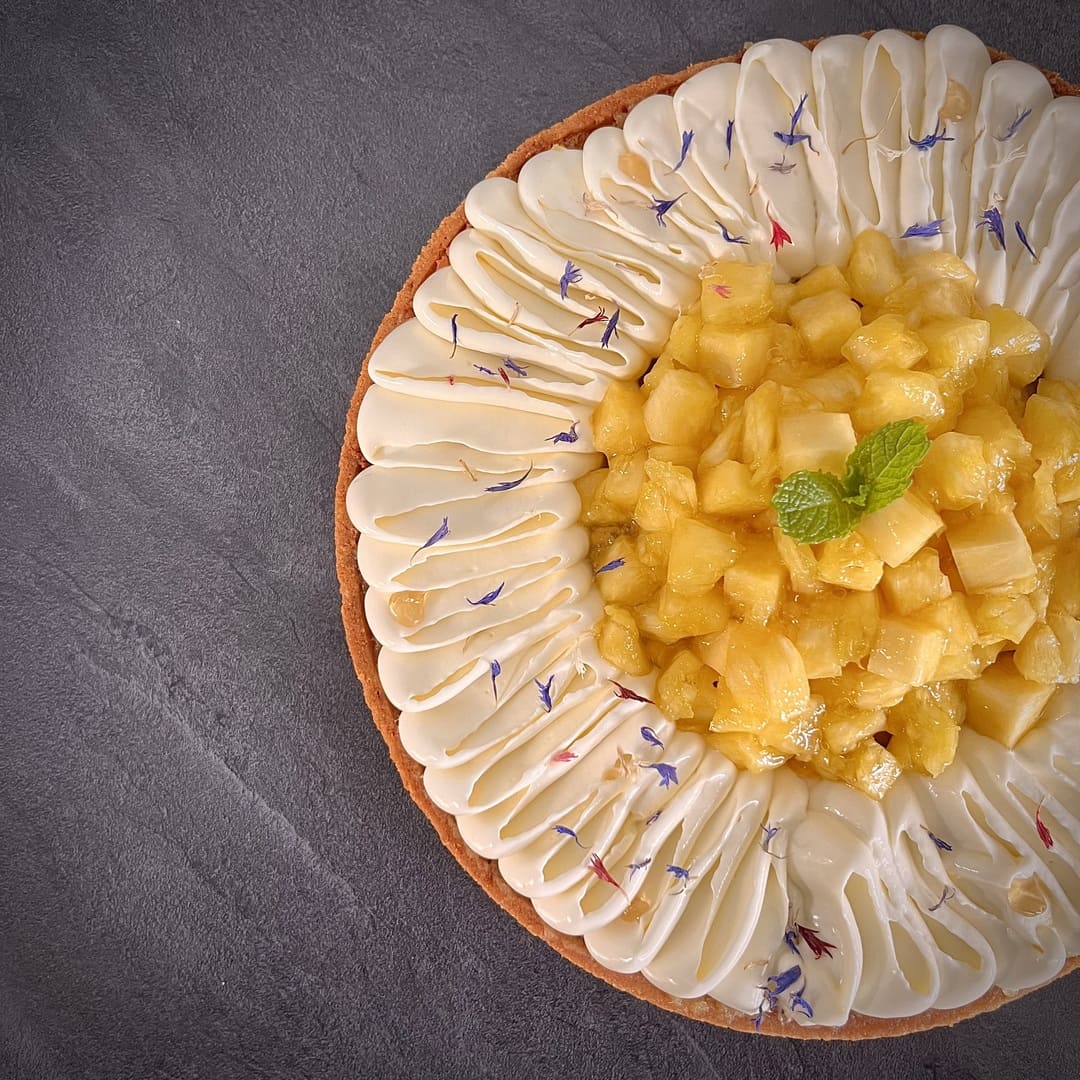 Tarte Ananas - Coco – Création de Saison - Pâtisserie artisanale | Augustine Pâtisserie - Augustine Pâtisserie