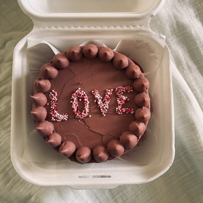 Bento Cake Saint-Valentin 2026 – Pâtisserie artisanale | Augustine Pâtisserie