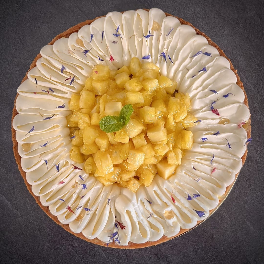 Tarte Ananas - Coco – Création de Saison - Pâtisserie artisanale | Augustine Pâtisserie - Augustine Pâtisserie